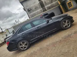 Mercedes-Benz C350 2012 Black