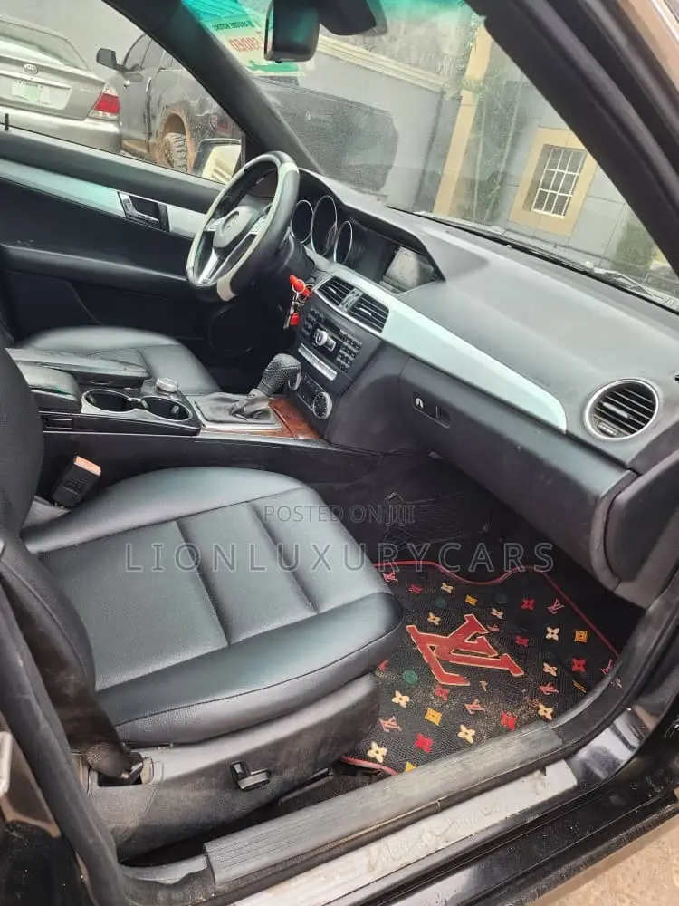 Mercedes-Benz C350 2012 Black