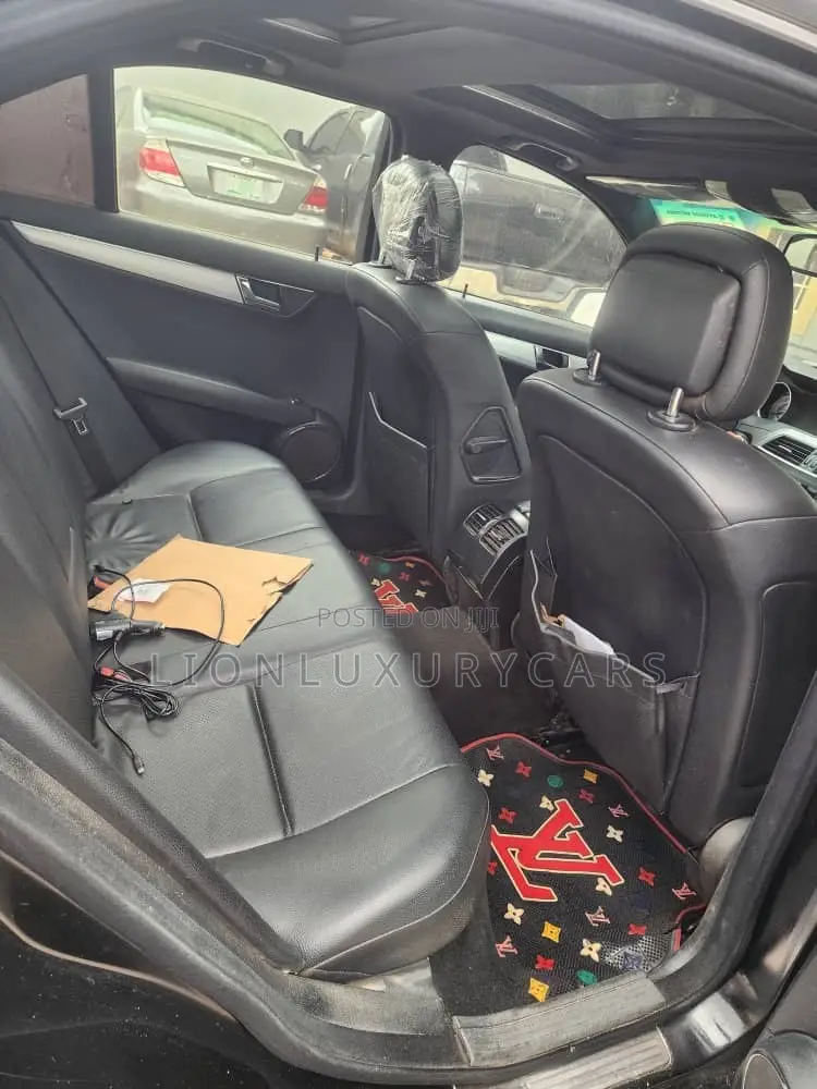 Mercedes-Benz C350 2012 Black