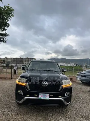 Toyota Land Cruiser 4.6 V8 GXR 2018 Black