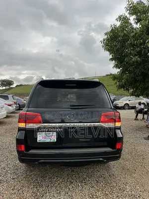 Toyota Land Cruiser 4.6 V8 GXR 2018 Black