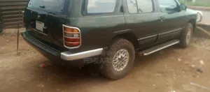 Nissan Pathfinder Automatic 2000 Green