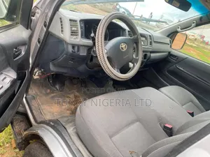Toyota HiAce 2012 Grey