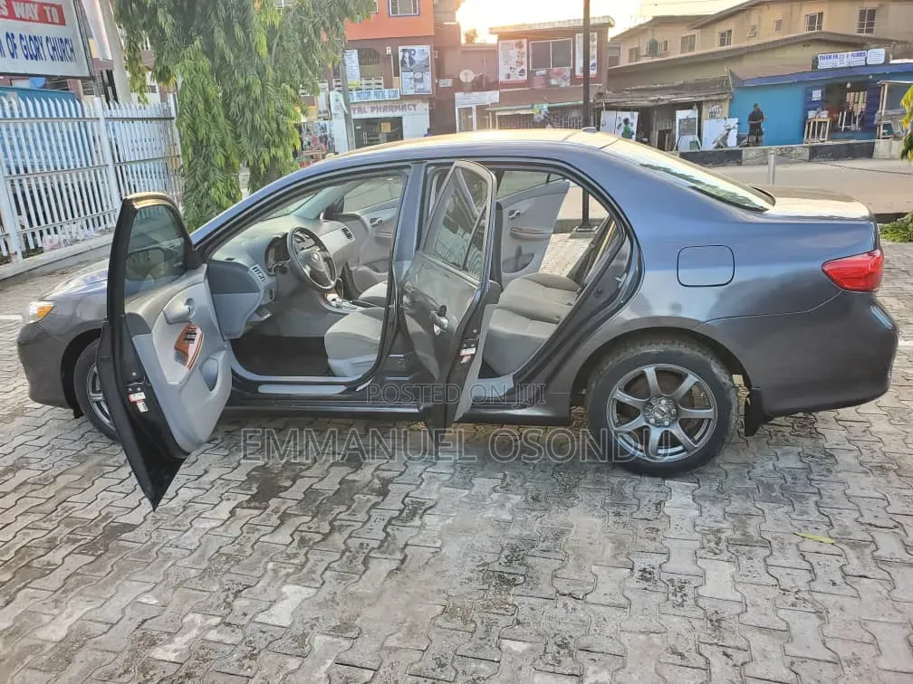 Toyota Corolla 2009 Black