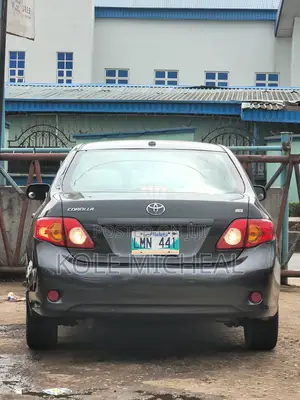 Toyota Corolla 2010 Gray