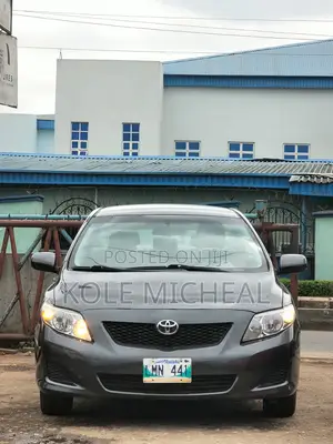 Toyota Corolla 2010 Gray