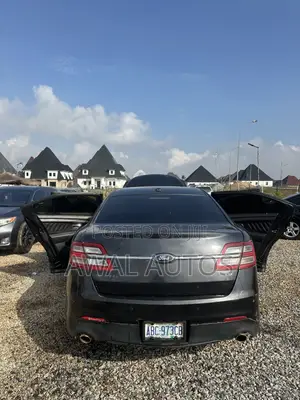 Ford Taurus 2015 Black