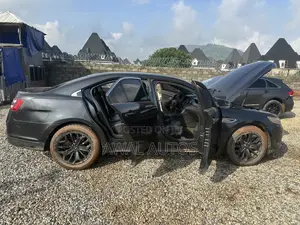 Ford Taurus 2015 Black