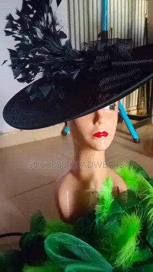 Elegant Handmade Black Fascinator Hat – Ladies’ Headpiece