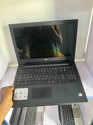 Laptop Dell Inspiron 15 3000 8GB AMD HDD 500GB