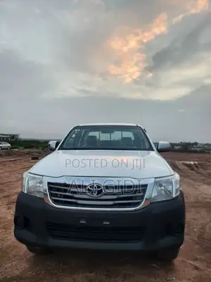 Toyota Hilux 2015 White