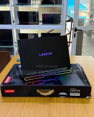 New Laptop MSI Vector 16 HX AI A2XWIG 16GB Intel Core Ultra 9 SSD 1T