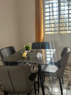 4 Seater Dinning Table