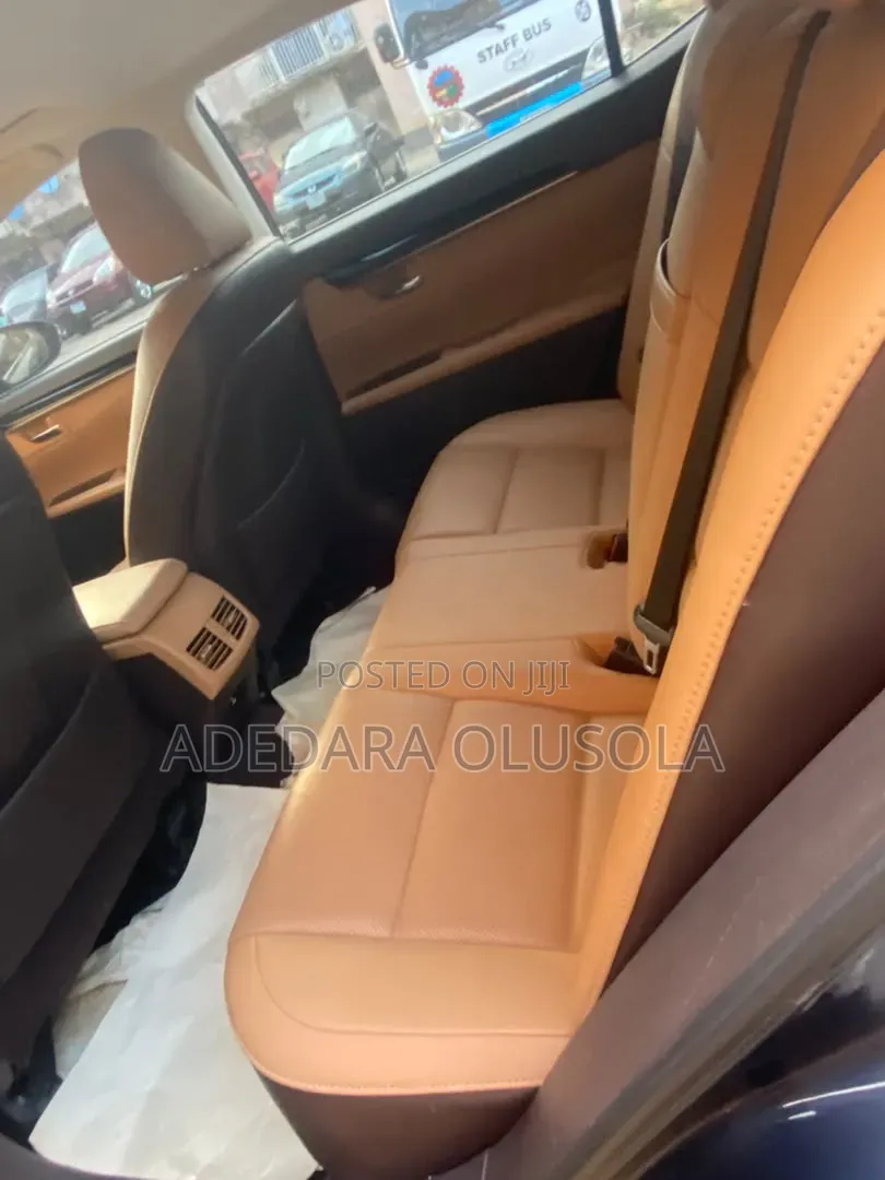 Lexus ES 2016 Blue