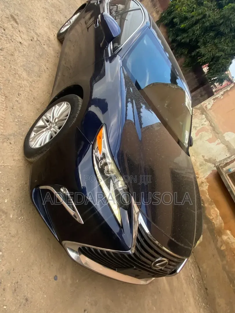 Lexus ES 2016 Blue