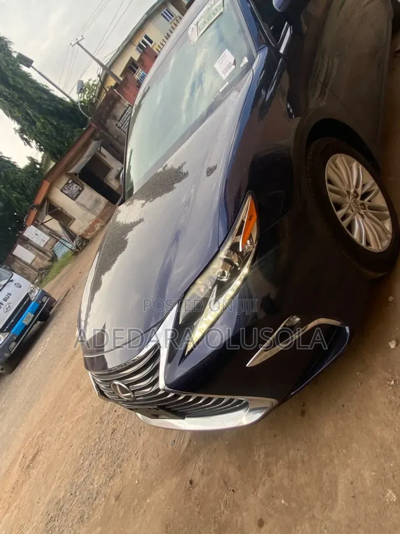 Lexus ES 2016 Blue