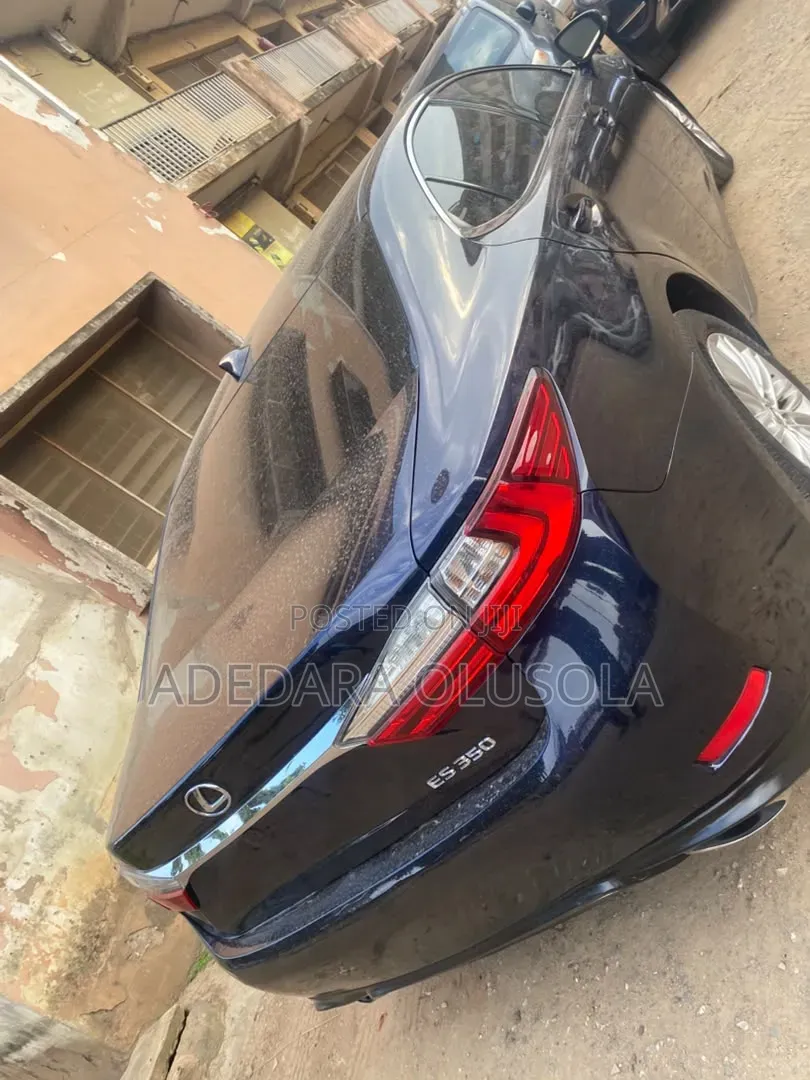 Lexus ES 2016 Blue