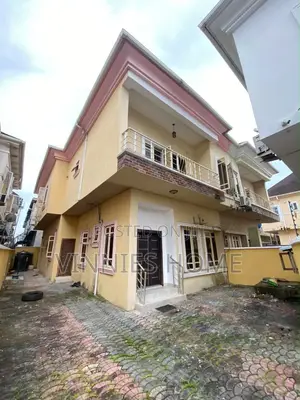 4bdrm Duplex in Chevron for rent