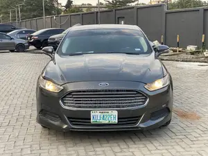 Ford Fusion SE 4dr Sedan AWD w/EcoBoost (2.0L 4cyl Turbo 6M) 2015 Gray