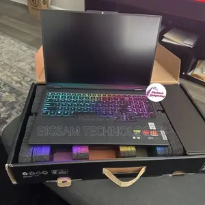 New Laptop Asus ROG Zephyrus G16 32GB Intel Core i9 SSD 2T