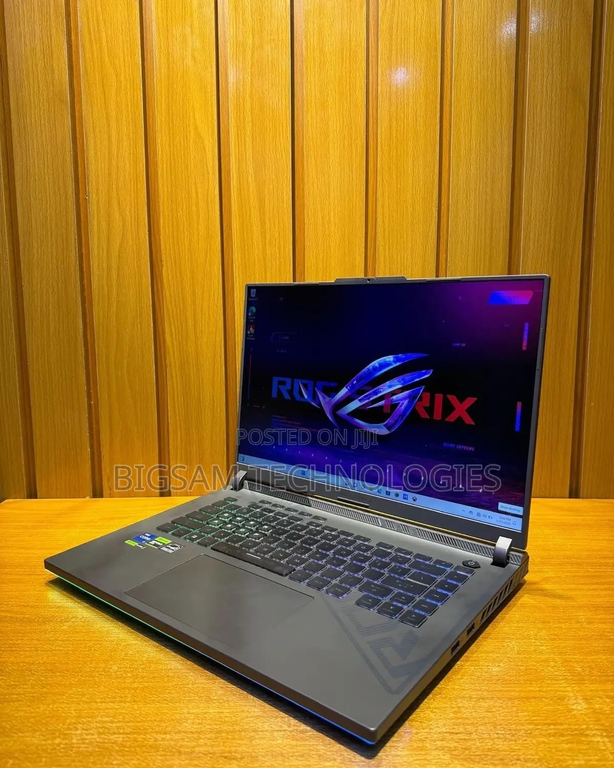 New Laptop Asus ROG Zephyrus G16 32GB Intel Core i9 SSD 2T