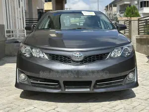 Toyota Camry SE 4dr Sedan (2.5L 4cyl 6A) 2013 Gray