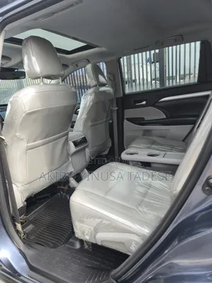 Toyota Highlander XLE 4x4 V6 (3.5L 6cyl 8A) 2018 Blue