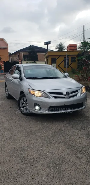 Toyota Corolla 2010 Silver