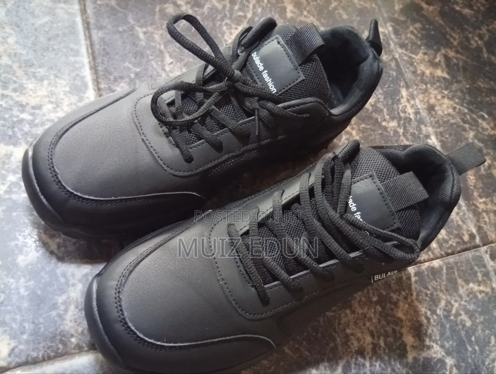 Bulade Low-Top Sneakers