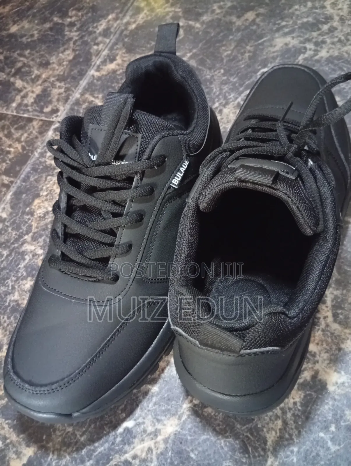 Bulade Low-Top Sneakers