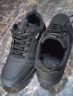 Bulade Low-Top Sneakers