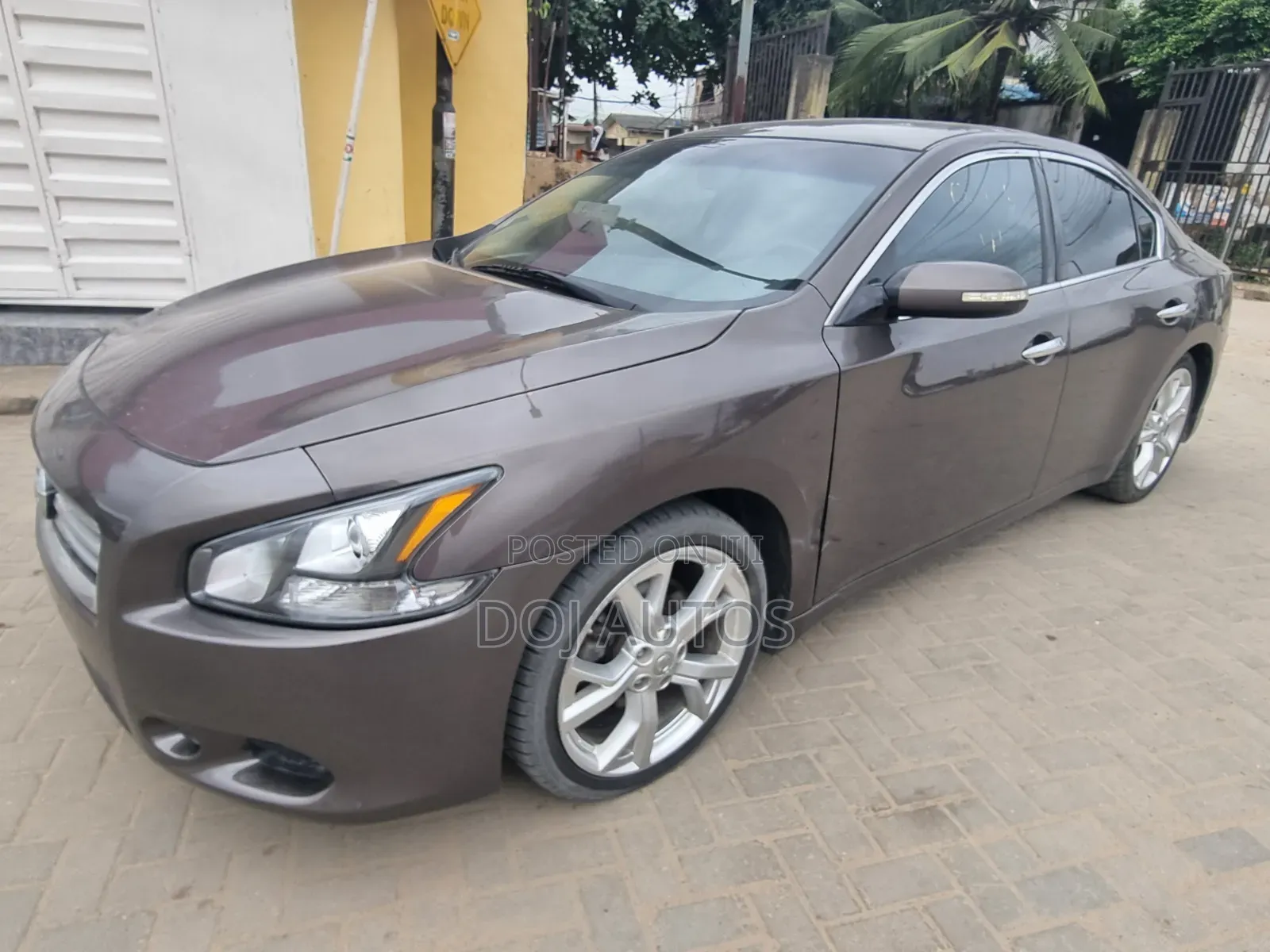 Nissan Maxima 2012 Brown