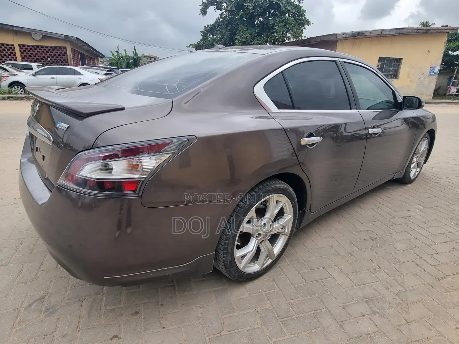 Nissan Maxima 2012 Brown