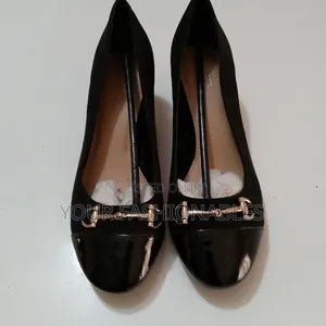 Matalan UK Black Suede/Patent Buckle Court Shoes Size 6/39 ( Sale)