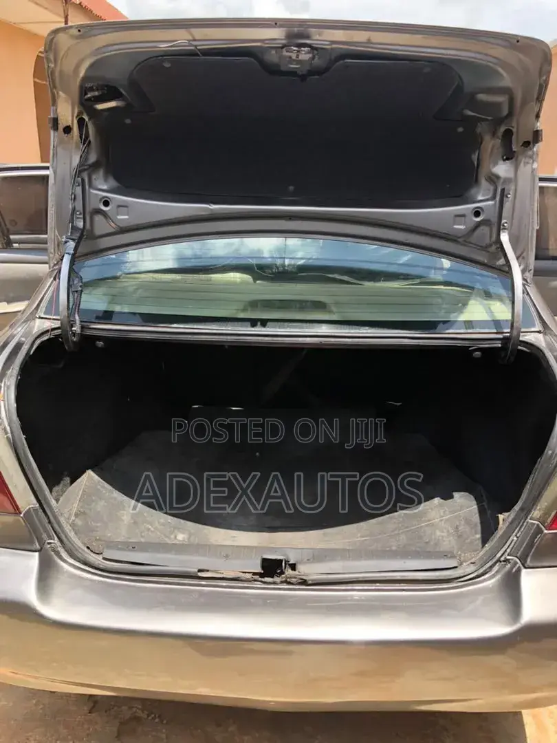 Toyota Corolla 2006 Gray