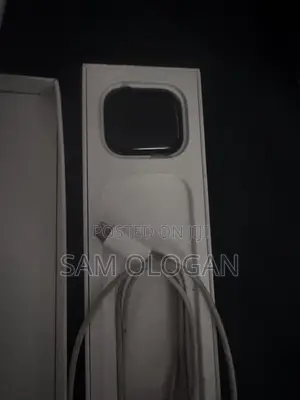 Series 8 Apple Watch With Box and Charger