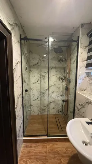 Space-Saving Shower Cubicle