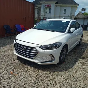 Hyundai Elantra 2018 White