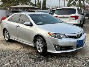 Toyota Camry SE 4dr Sedan (2.5L 4cyl 6A) 2013 Silver