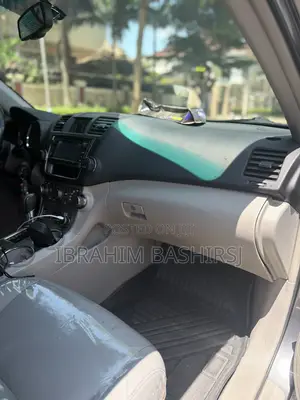 Toyota Highlander 2011 Gray