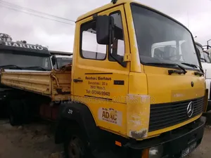 1999 Mercedes-Benz Tipper Yellow 31 Ton Dump Truck