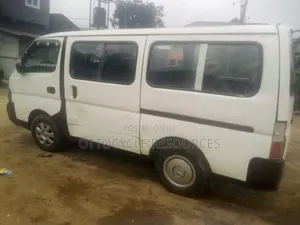 Nissan Caravan (Urvan) 2001 White