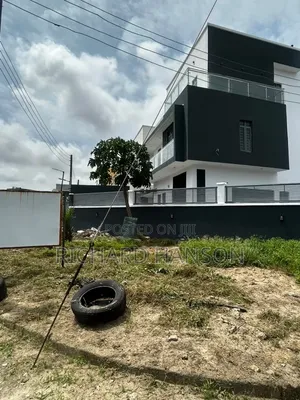 5bdrm Duplex in Lekki Phase 1 for rent