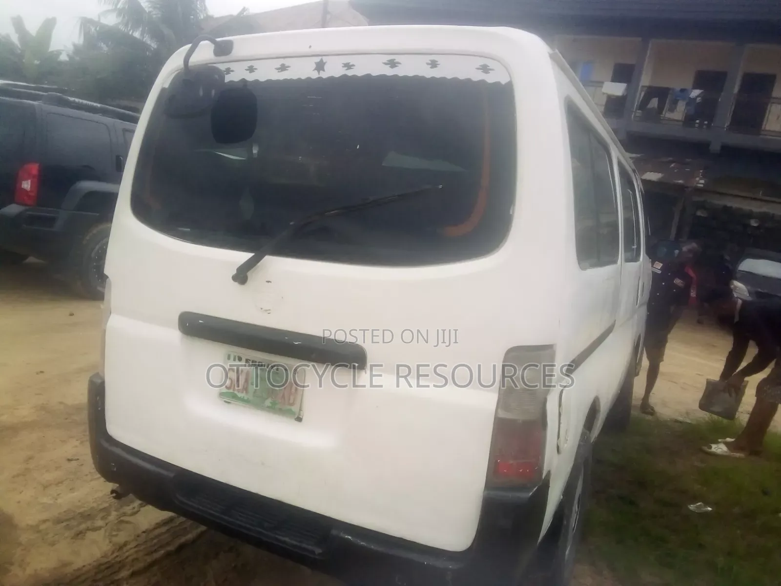 Nissan Caravan (Urvan) 2001 White