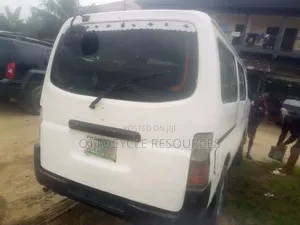 Nissan Caravan (Urvan) 2001 White