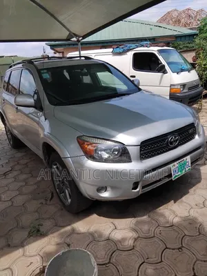 Toyota RAV4 2010 Silver