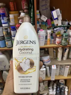 Jergens Hydrating Coconut Body Lotion 496ml – 24 Hour Moisturizer