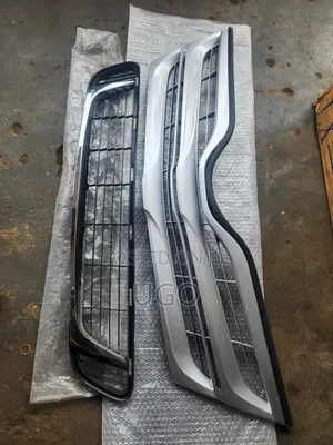 Up and Down Grill Toyota Venza 2015