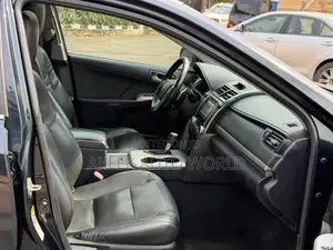 Toyota Camry SE V6 4dr Sedan (3.5L 6cyl 6A) 2013 Blue