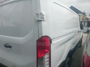 Ford Transit-350 2018 White